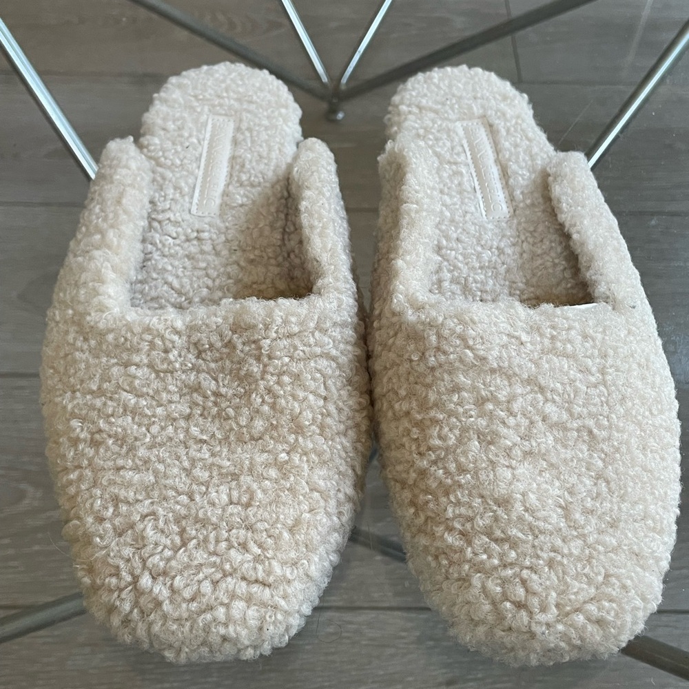 Banana Republic Cozy Cream Women's Slippers